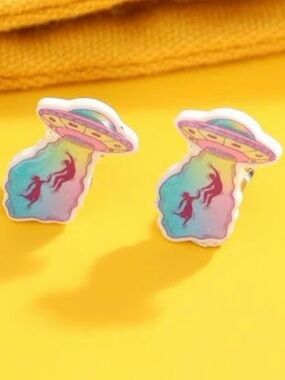 “Beam Me Up” Alien Abduction Flying Saucer Extraterrestrial Outer Space Earrings